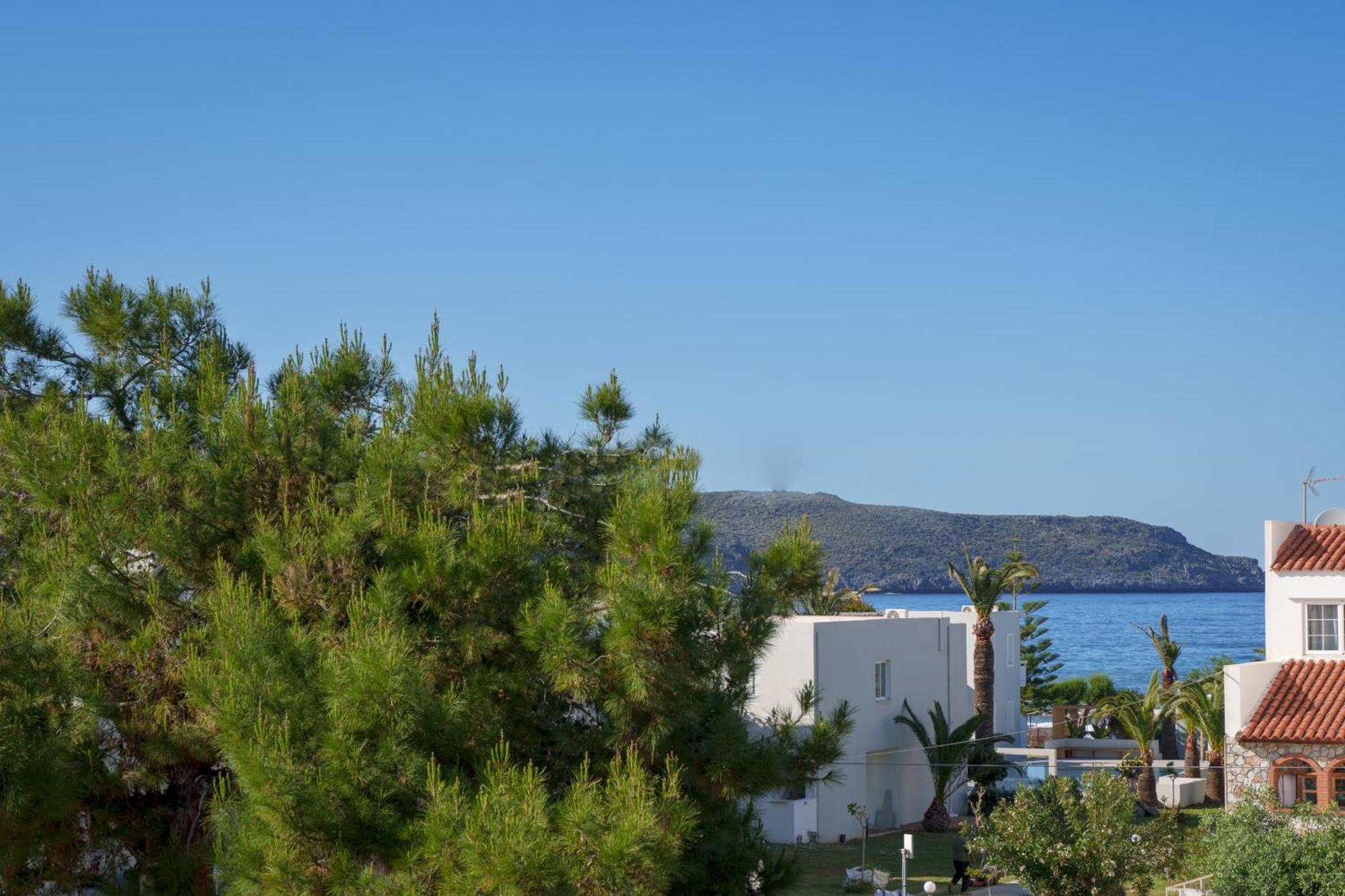 Nikos Apartments Agia Marina  Exterior photo