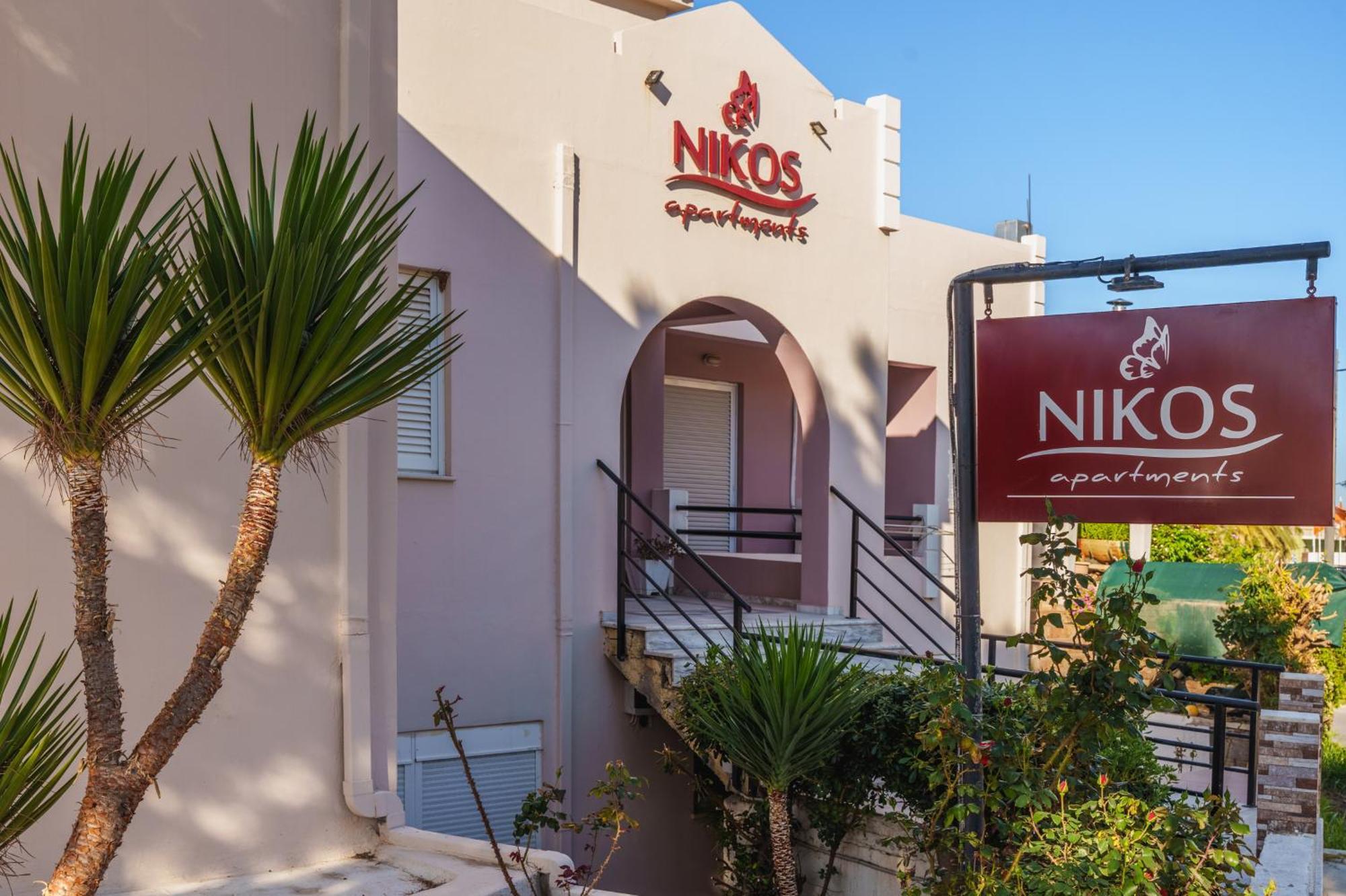Nikos Apartments Agia Marina  Exterior photo
