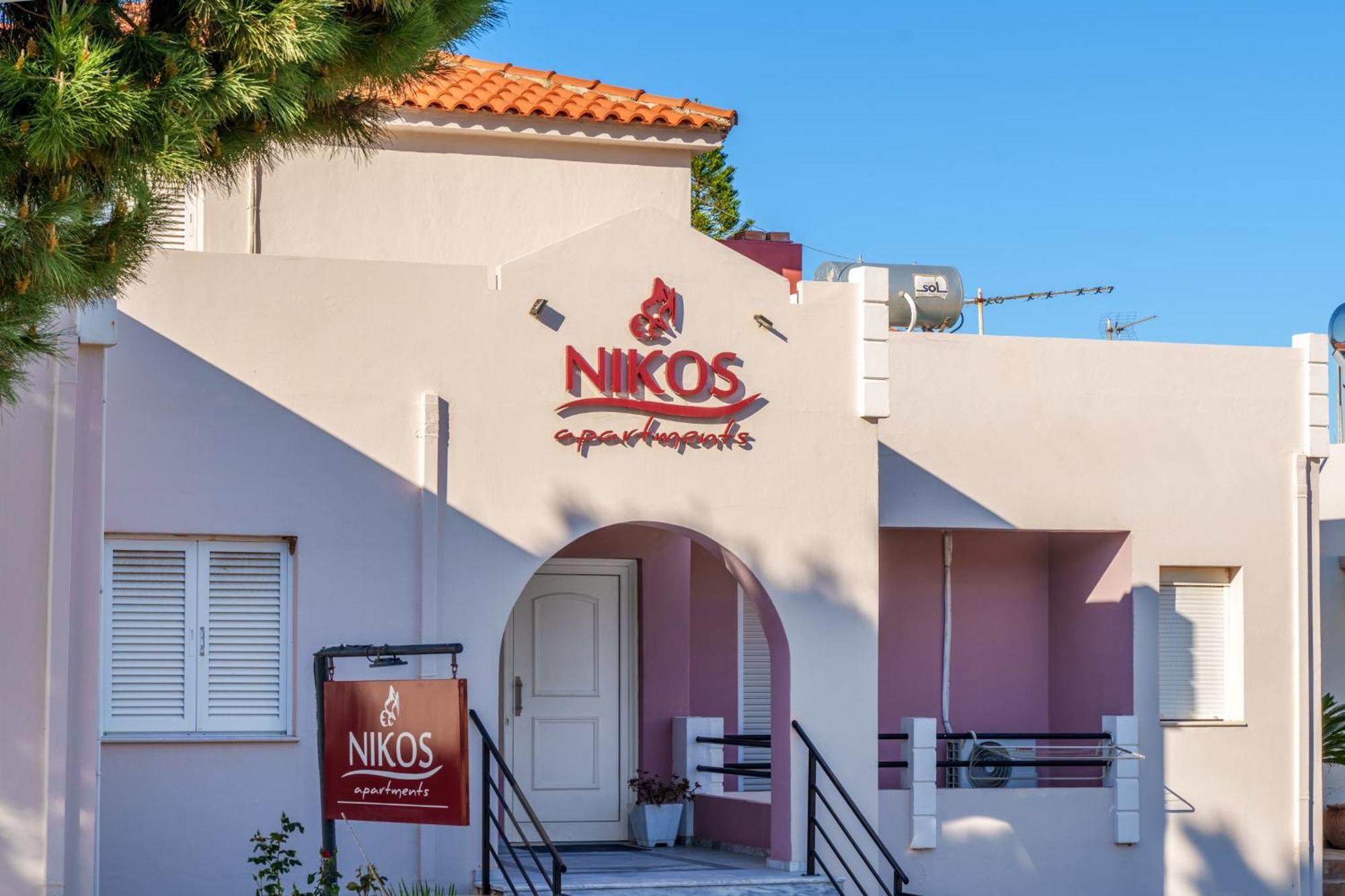 Nikos Apartments Agia Marina  Exterior photo