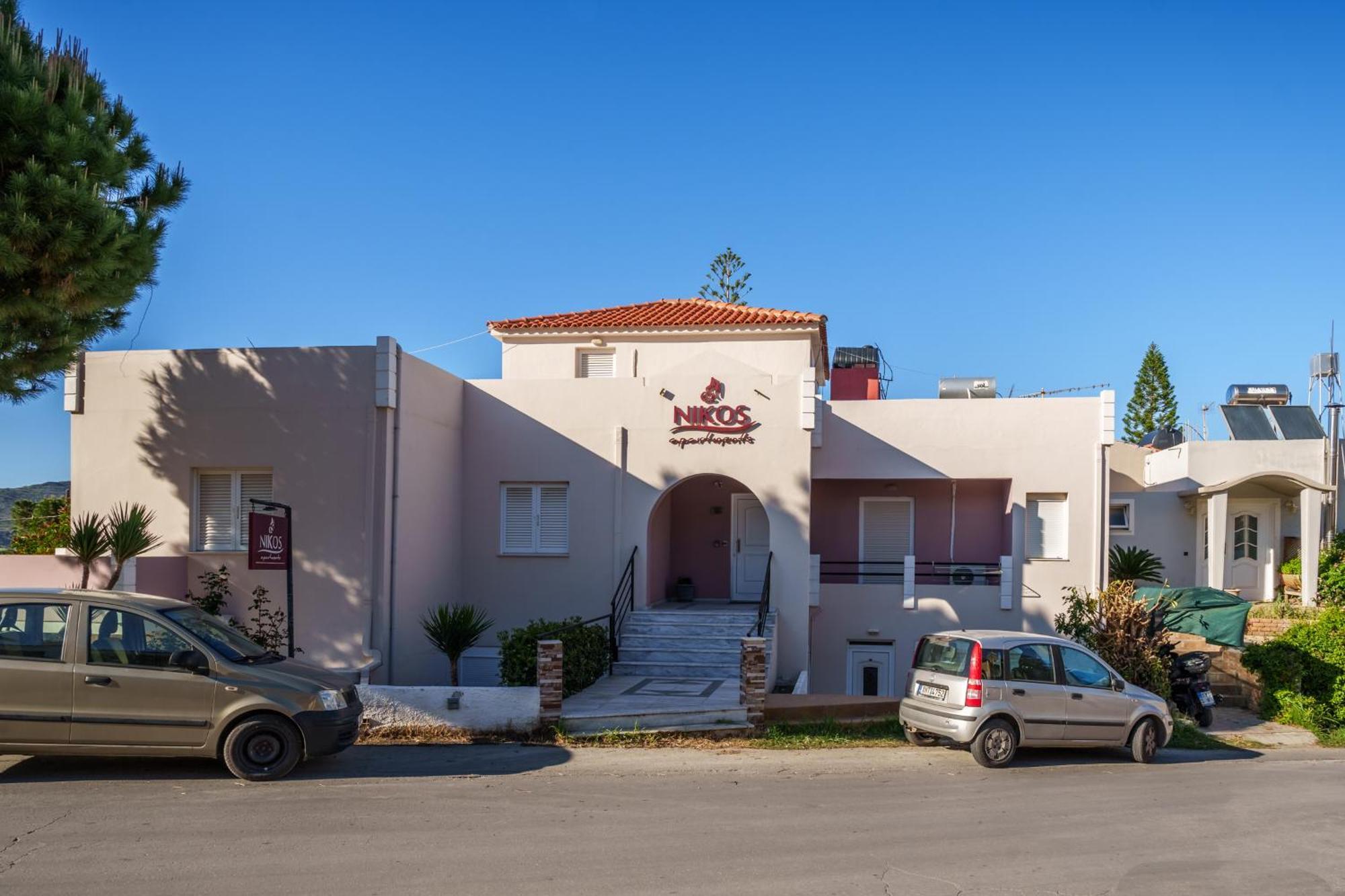 Nikos Apartments Agia Marina  Exterior photo