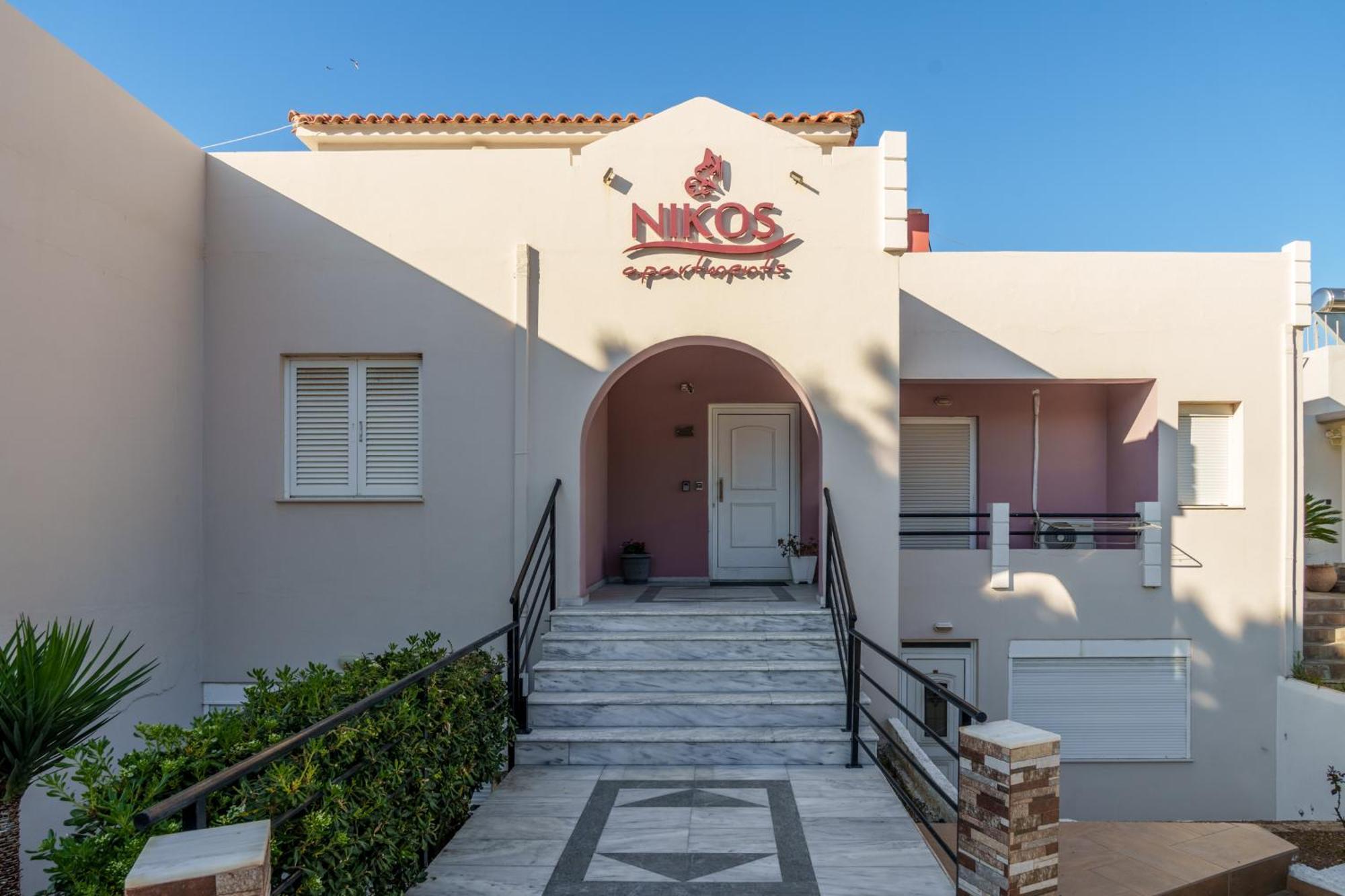 Nikos Apartments Agia Marina  Exterior photo