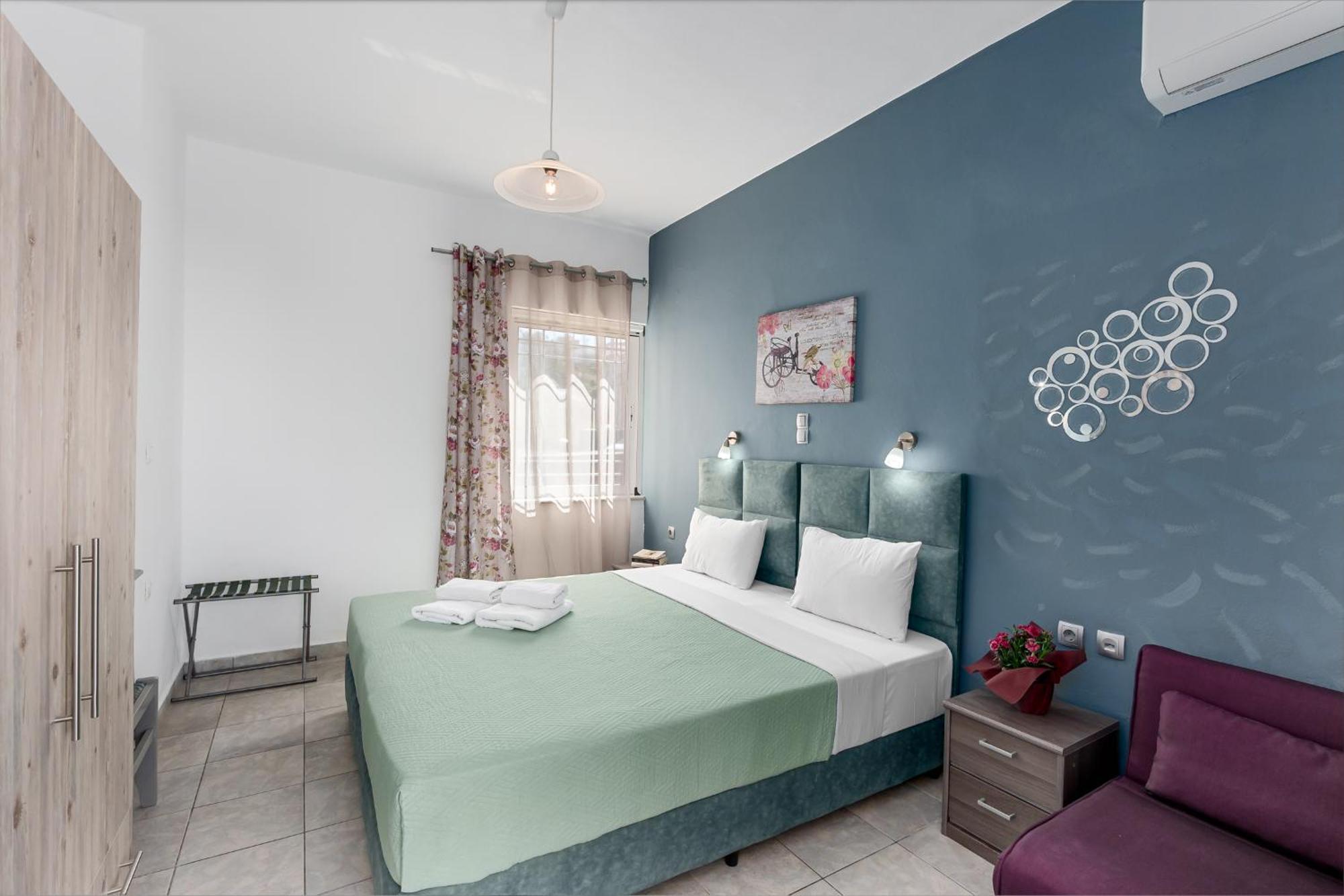 Nikos Apartments Agia Marina  Exterior photo